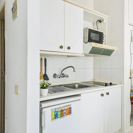 Daire 301 Great Location Compact Studio, Closed Pool *